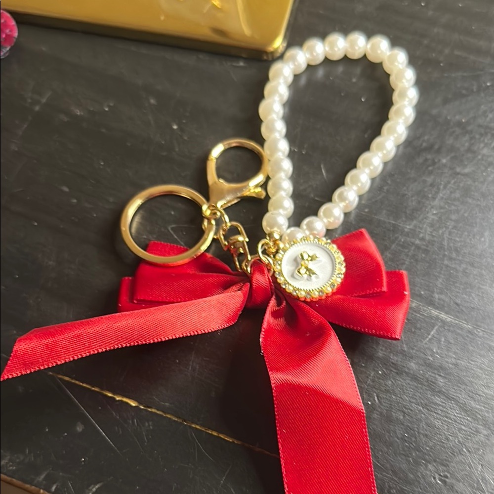 Elegant Pearl and Red Bow Keychain